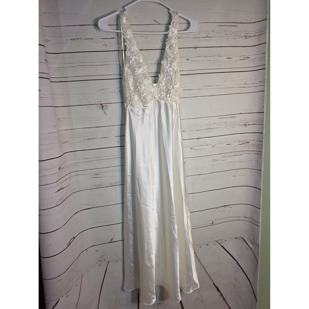 FLORA BY FLORA NIKROOZ LONG BRIDAL WEDDING EMBELLISHED NIGHTGOWN Large